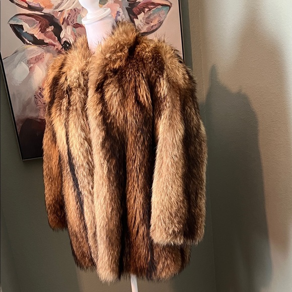 Elegant Raccoon Fur Coat - Picture 3 of 13
